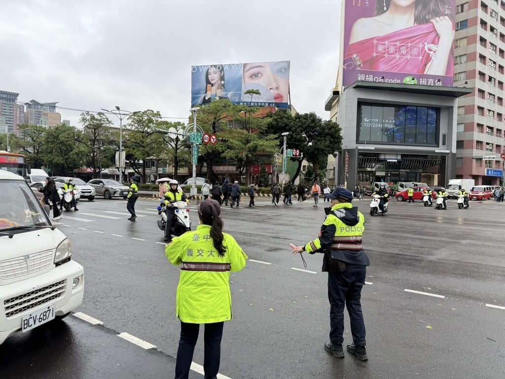 台中新光三越氣爆 周邊交管市府籲人車避免行經附近
