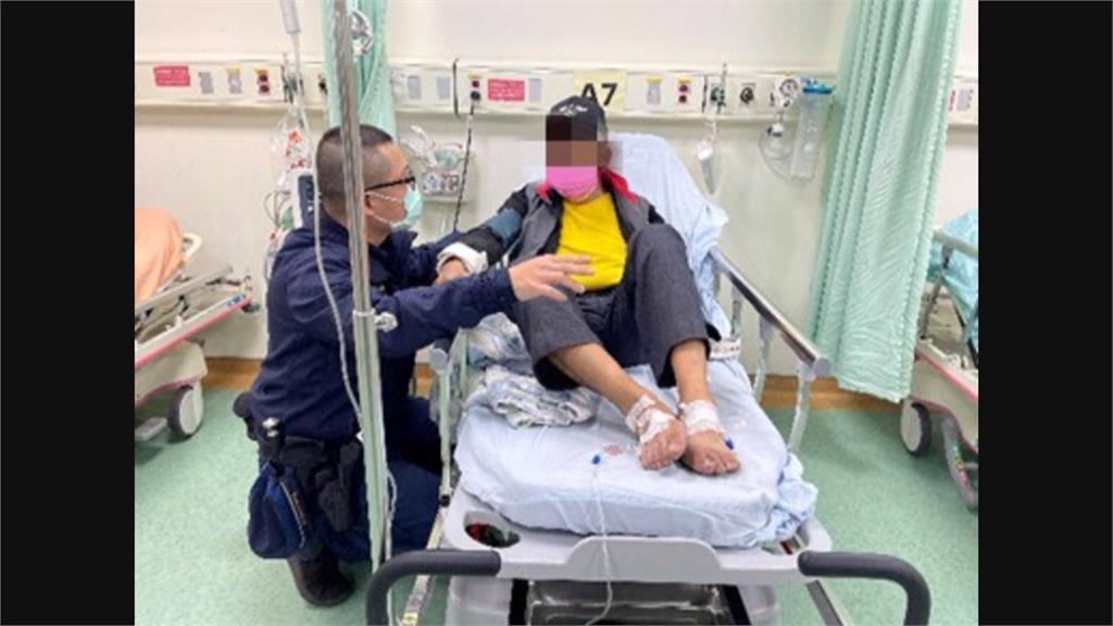翁倒臥客運車旁哀號　駕駛嚇壞報警救一命