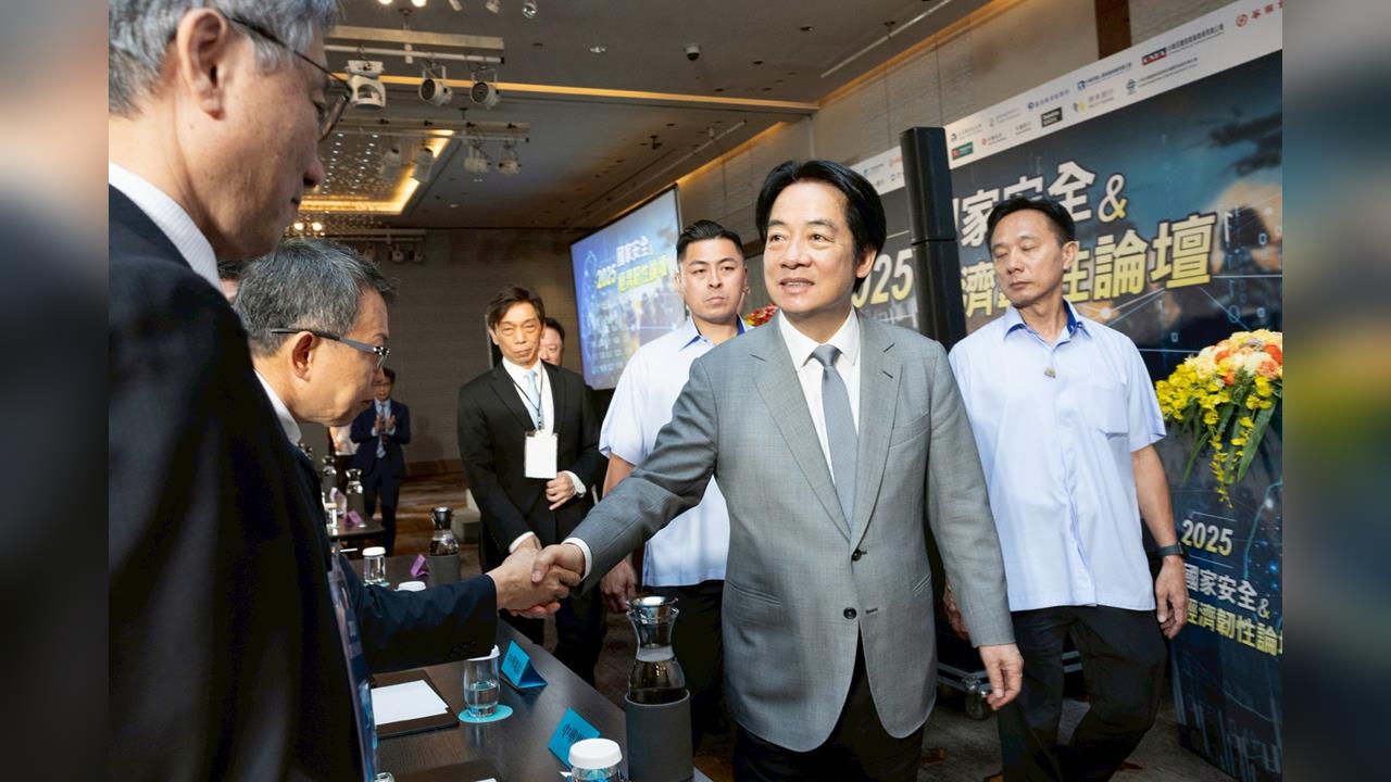 快新聞/上半年經濟成長6.75% 賴清德喊讚「就業情況創20年最佳紀錄」