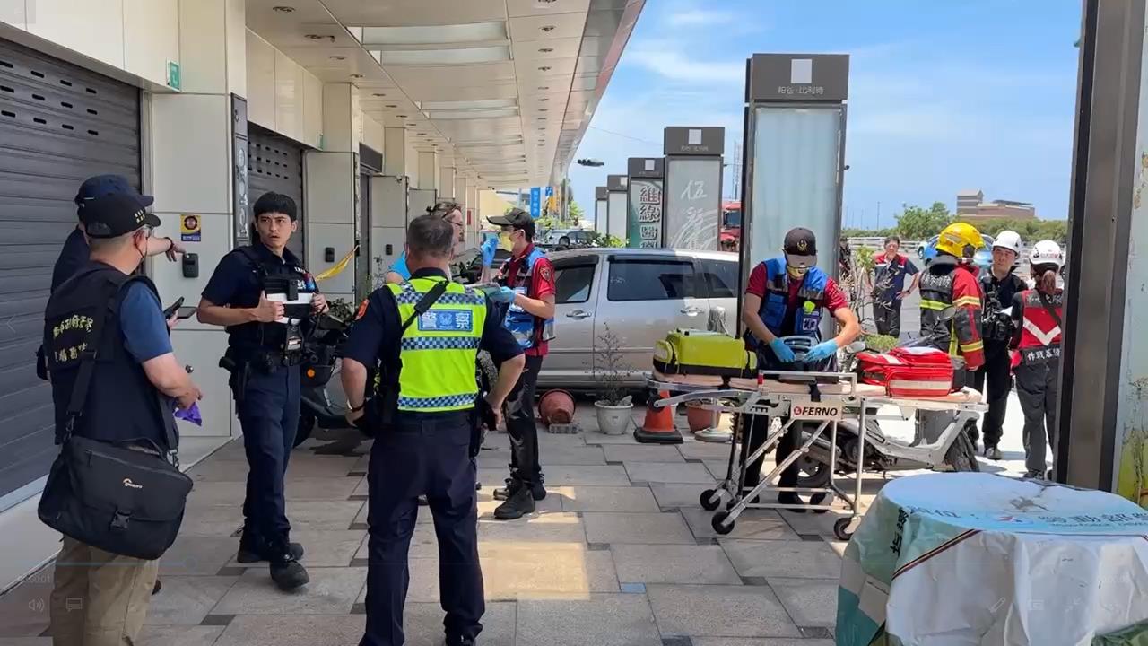快新聞／台南8旬翁縱火、持斧砍消防員！劫走救護車逃逸