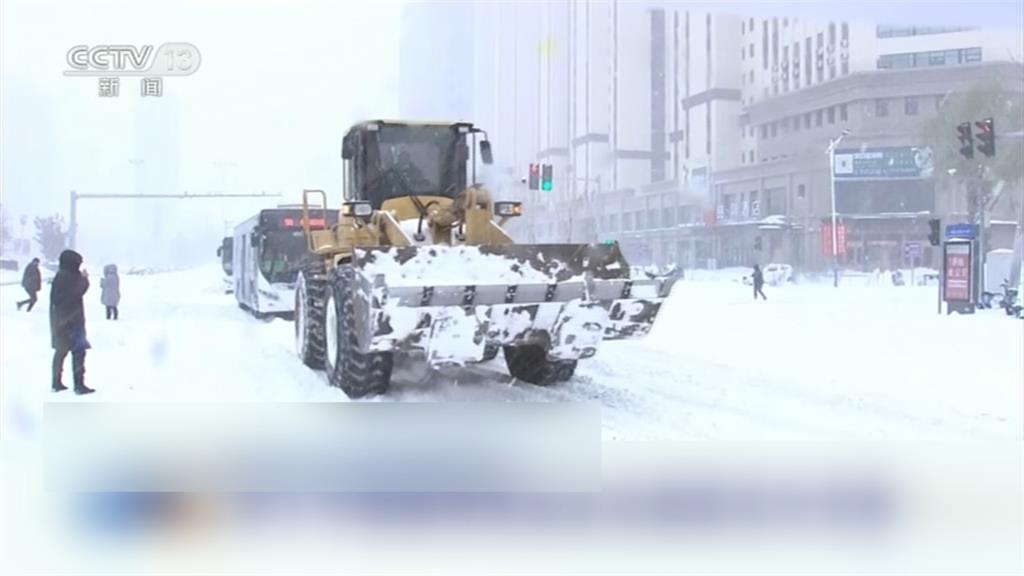 內蒙古暴雪狂下50小時　大雪埋屋？街道也被冰封