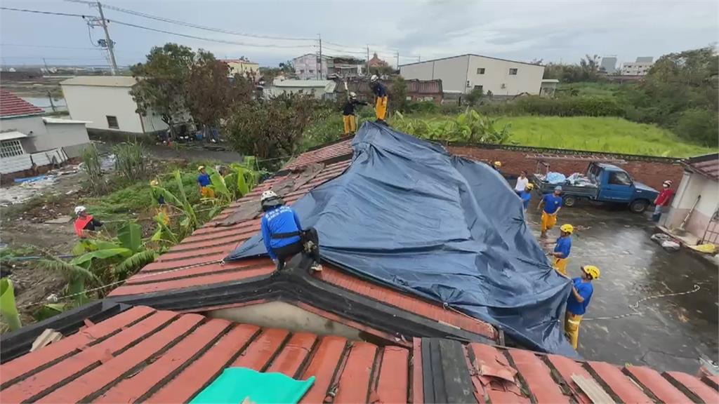 風災後...台南上萬戶屋頂被吹掀　雲豹工作隊發揮山訓專長助重建