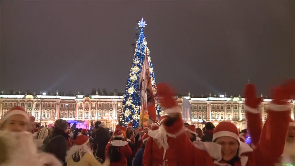 千名耶誕老人上街頭！俄羅斯變裝路跑