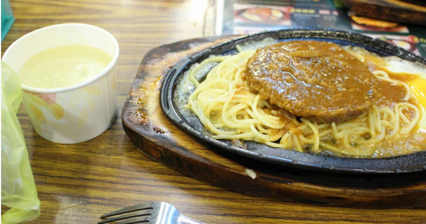 吃完平價牛排竟腹痛就醫! 醫談「重組肉」關鍵:沒全熟恐吞下致病菌