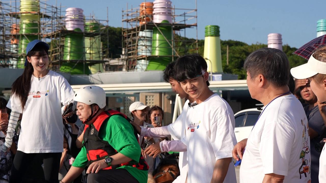 郭忠祐海上闖關險落水！胡瓜護兵心切「失敗跟著一起跳」差點成真