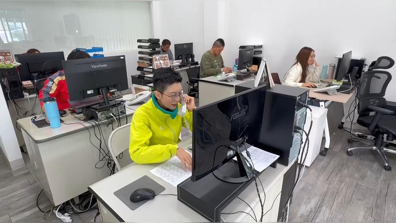 快新聞／我不是詐團！林岱樺拚初選出線　致電市民推「長者健康錶」政見