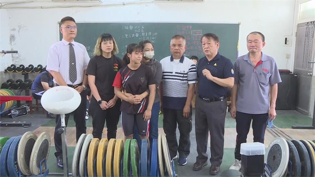 向偶像郭婞淳看齊！　舉重小將潘幸甄勇奪3金