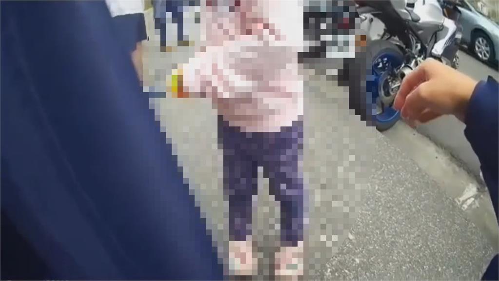2歲女童獨自街頭閒逛路人熱心報警　警問住哪？萌回我住這裡...
