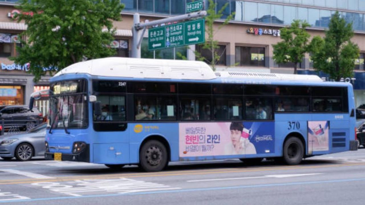 女網友讚韓國公車「1設計」引熱議！網吐槽：雨天恐淪「液體收集器」