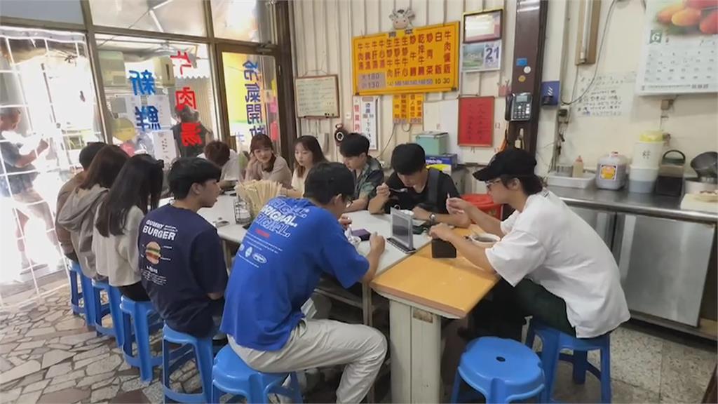 台南「康樂街牛肉湯」早晚班分家　本店老闆娘不滿