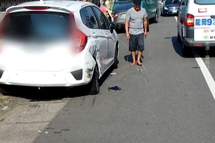 飄移大師開斜的？小客車開到對向車道連撞3車
