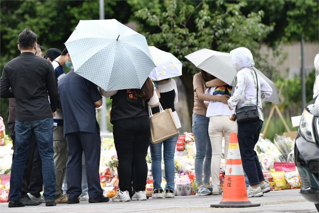 「小孩就這樣沒了…」三峽車禍死者家屬心碎招魂　現場痛哭失聲