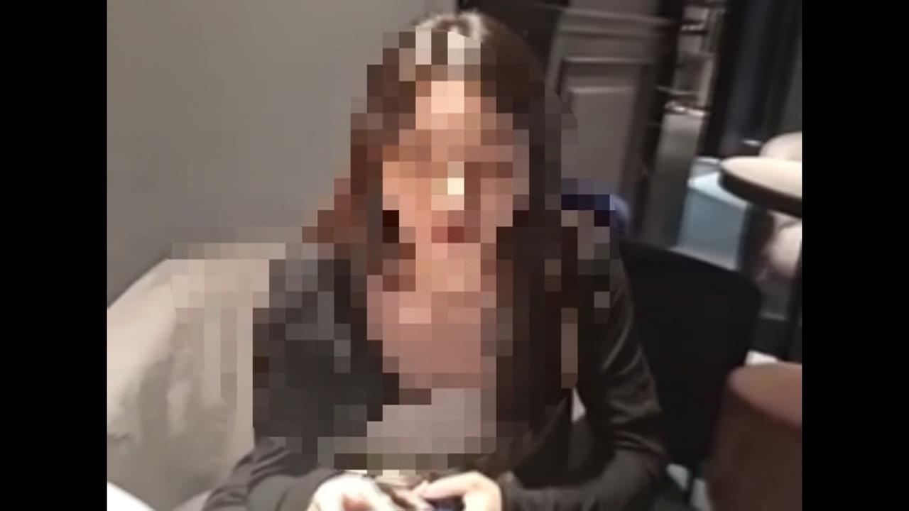 扯！情侶檔看電影滑手機影響旁人　雙方上演全武行