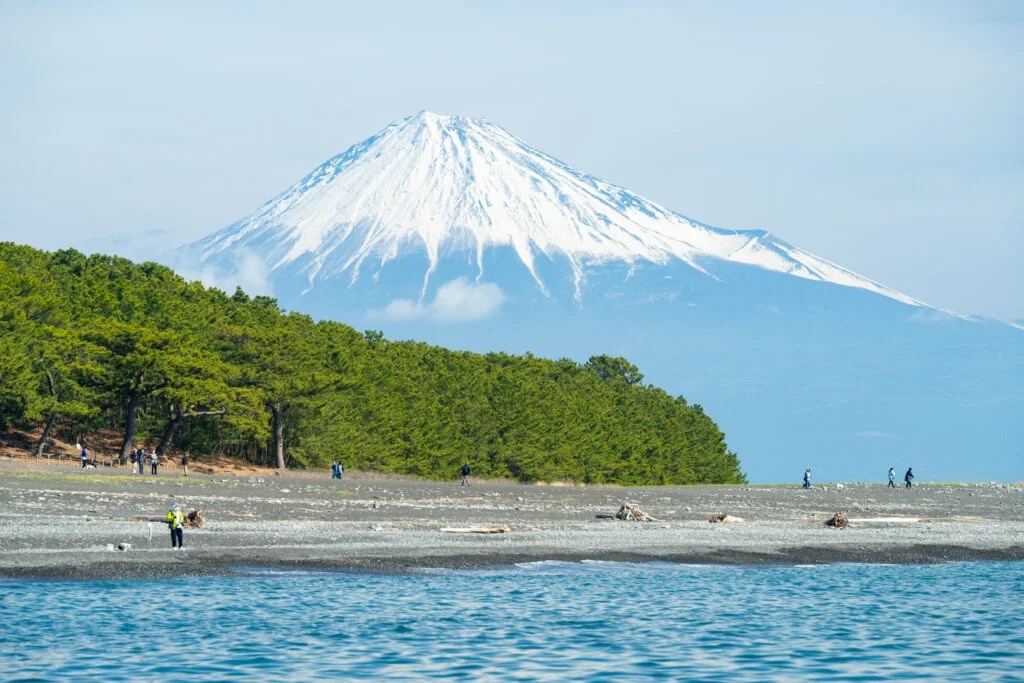 靜岡富士山登山口今開放　巡山員授權阻輕裝民眾上山