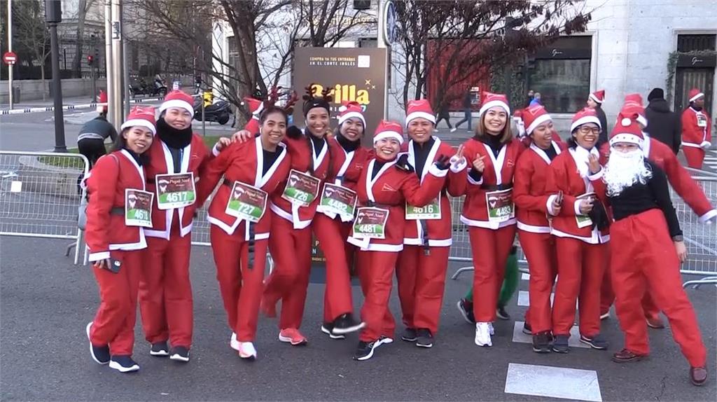 西班牙「耶誕老人」路跑賽　6000人變裝參賽為紅十字會募款