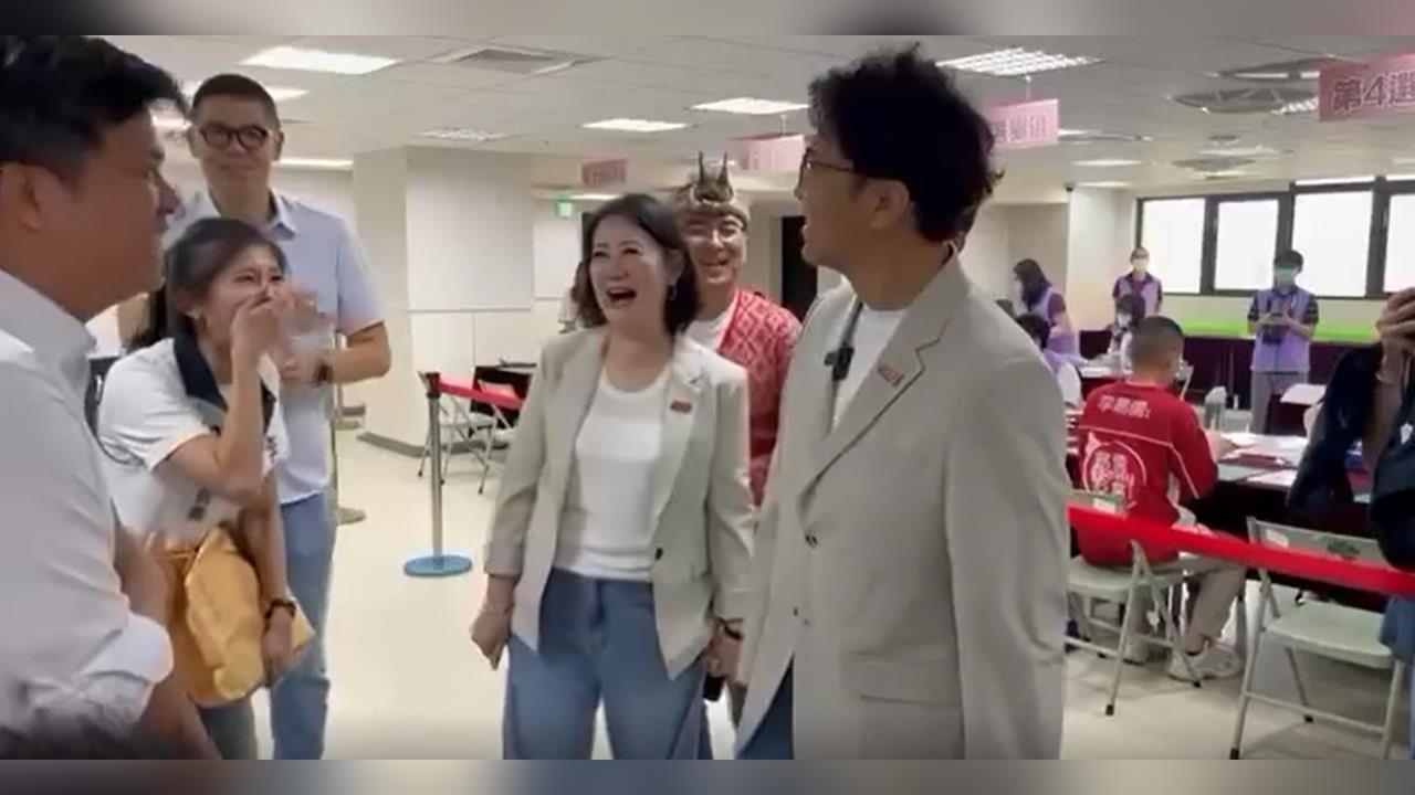 快新聞／昔藍營市長參選人現身了！沈伯洋登記戰台北遭虧1句　笑回：手下留情