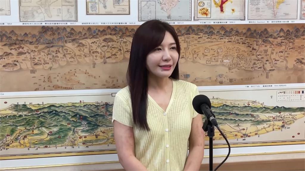 快新聞／鍾小平送1049份罷免連署書　吳沛憶酸：別以身試法成「鐘斯綱」