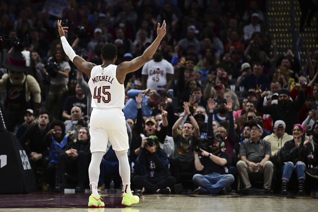 NBA(影)／騎士主場127:122擊沉快艇　後詹皇時代首度例行賽60勝