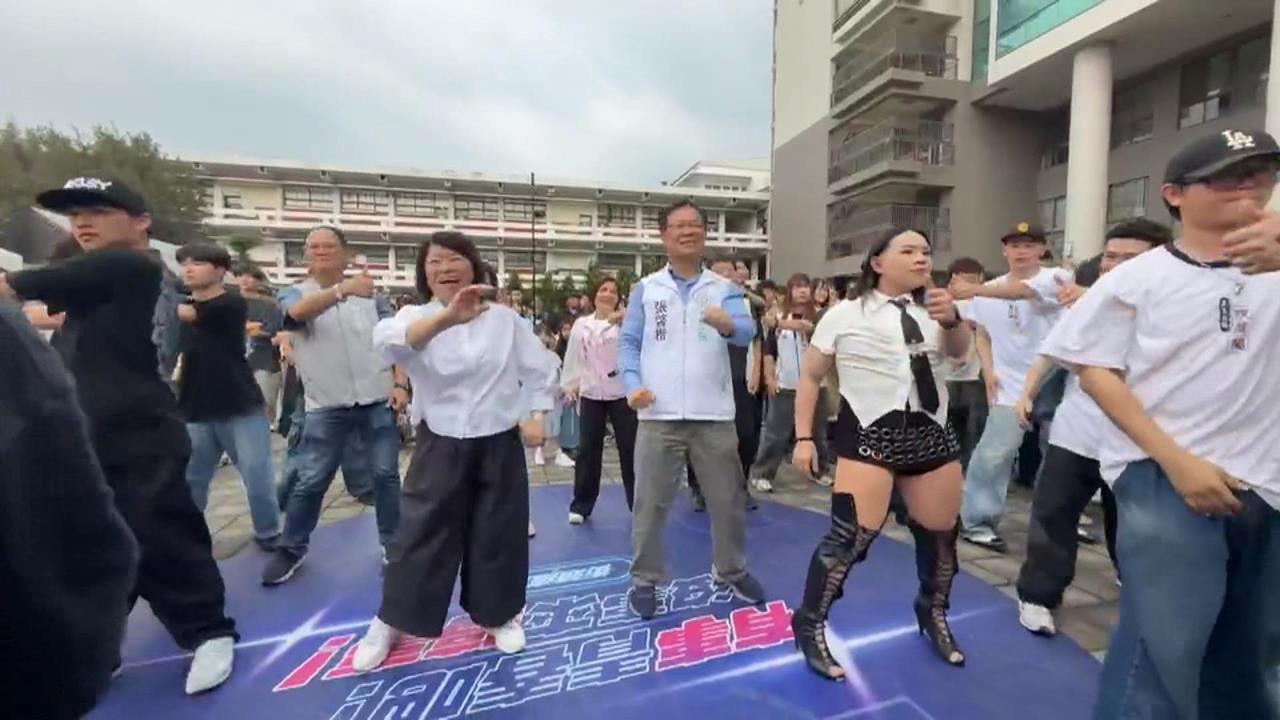 嘉義市青年盛典活動　黃敏惠與青年大跳街舞、體驗AI科技