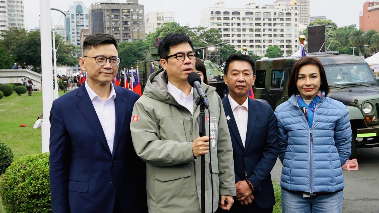 快新聞／高雄元旦升旗！邱議瑩等「3選將」隨行　陳其邁批中國軍演破壞和平