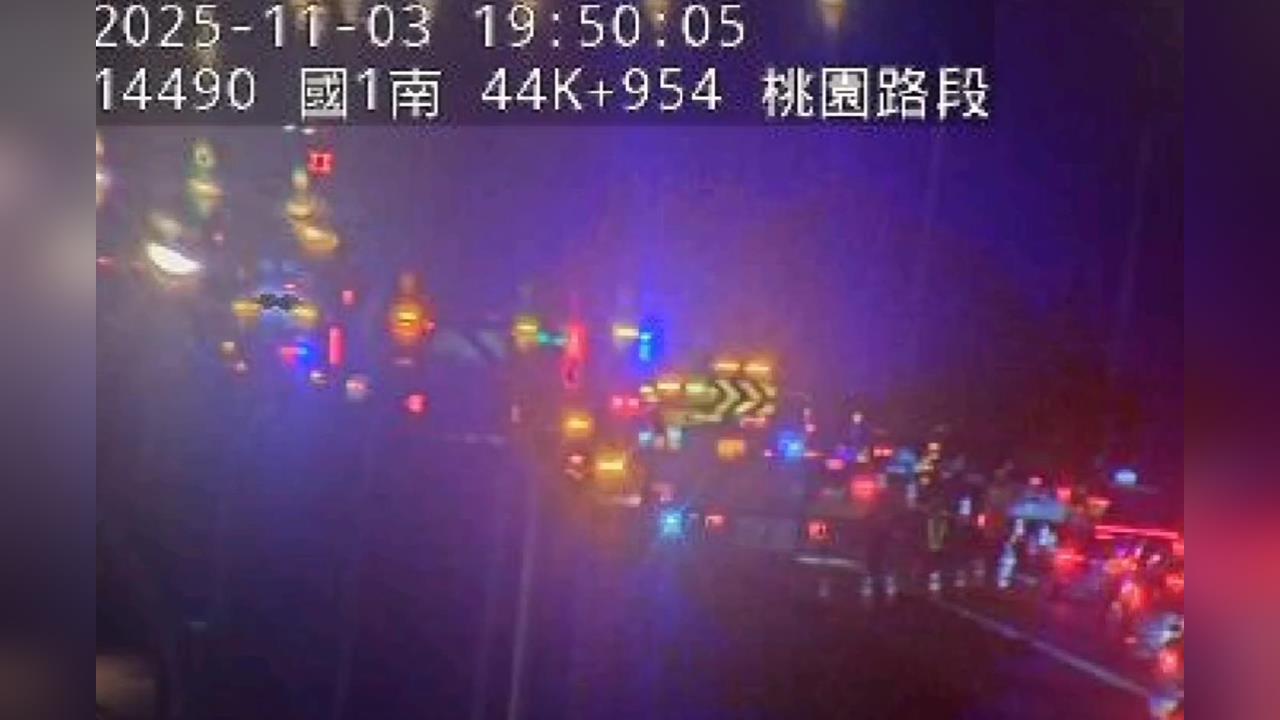 快新聞/國道8車連環撞 大客車衝進事故現場!1女斷氣送醫宣告不治