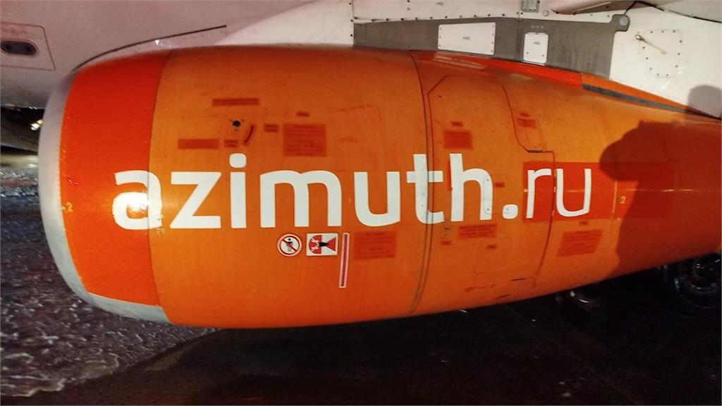 俄國產客機降落引擎起火 濃煙狂竄險嗆死旅客