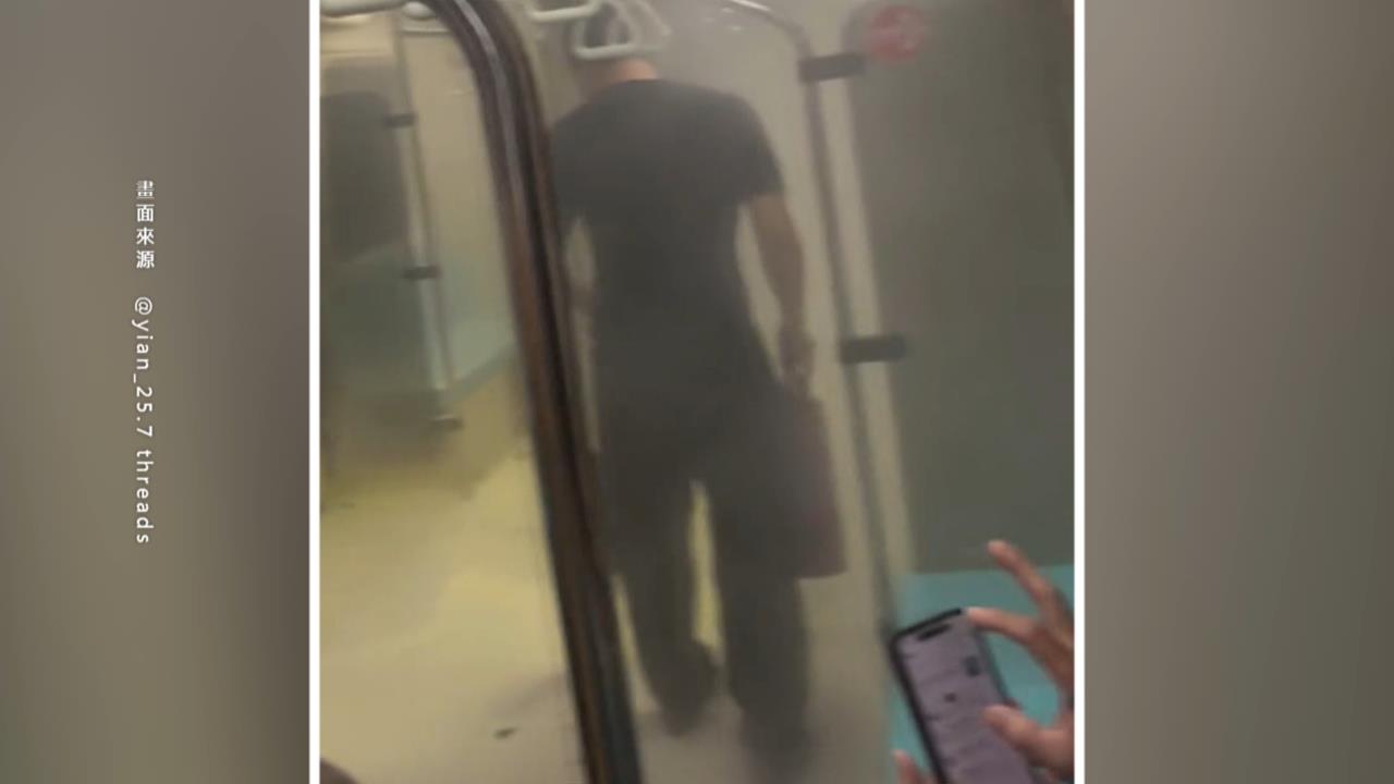 北捷車廂通勤尖峰行充自燃 目擊者:火花像沖天炮外竄