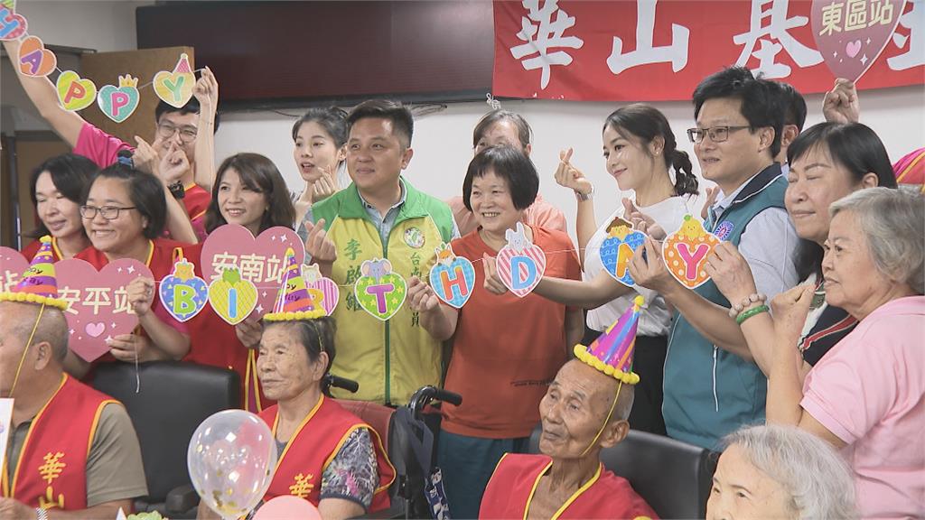 美女主播劉方慈中秋送暖　南下探望、慷捐12萬照顧孤老