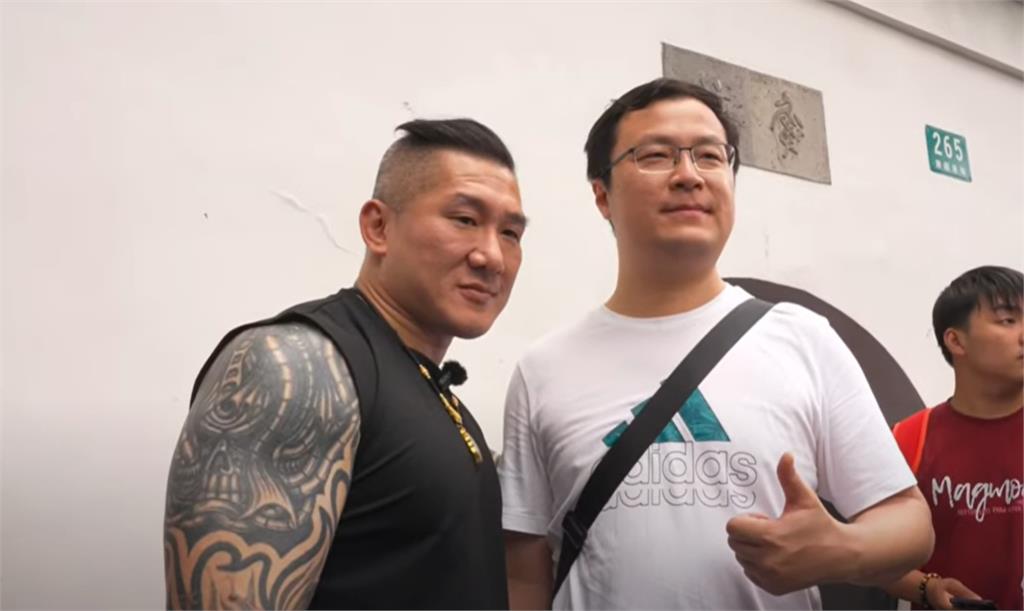 說過的話忘了？館長「5年前國慶貼文」被挖出　一句話怒譙中國人