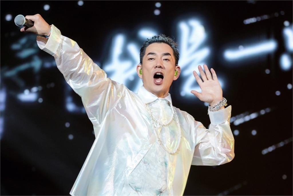 任賢齊《齊跡2024世界巡迴演唱會》成都開唱　上萬粉絲齊慶生