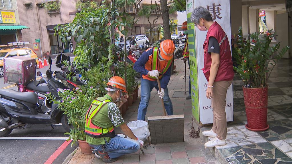 怕颱風來襲淹水　永和國光路民眾先移車