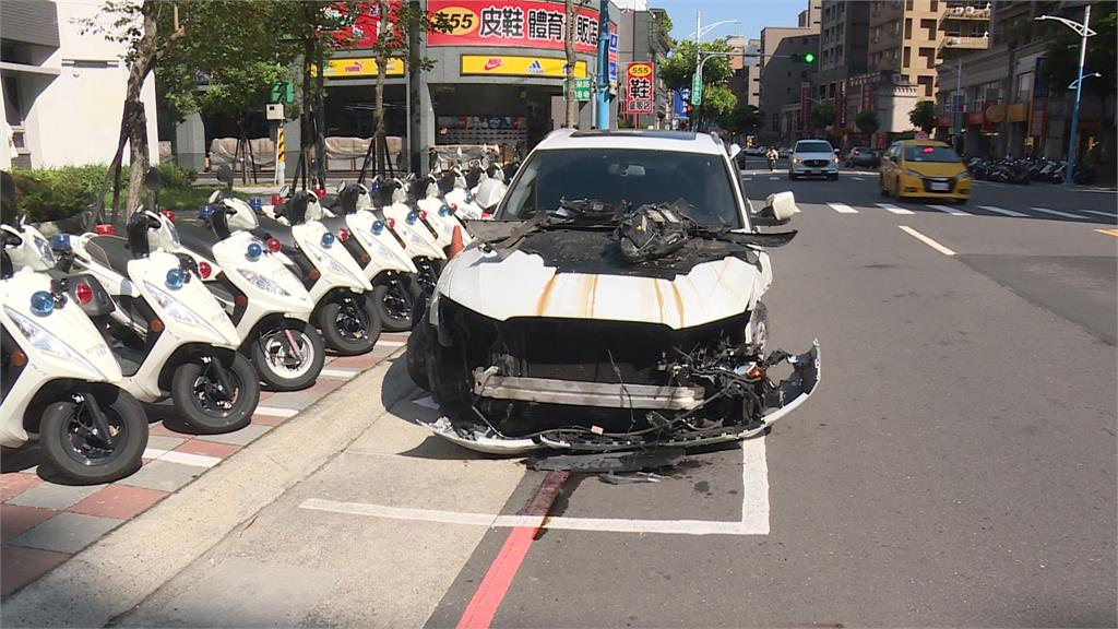 男駕車失控撞分隔島卡機車道　警搜出毒品懷疑毒駕上路