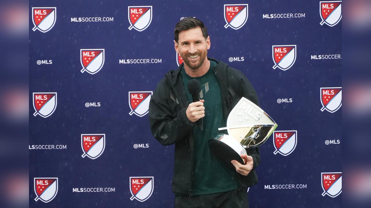 足球(影)/又是豐收的一季!阿根廷天王梅西率隊勇奪MLS冠軍還拿年度MVP大獎
