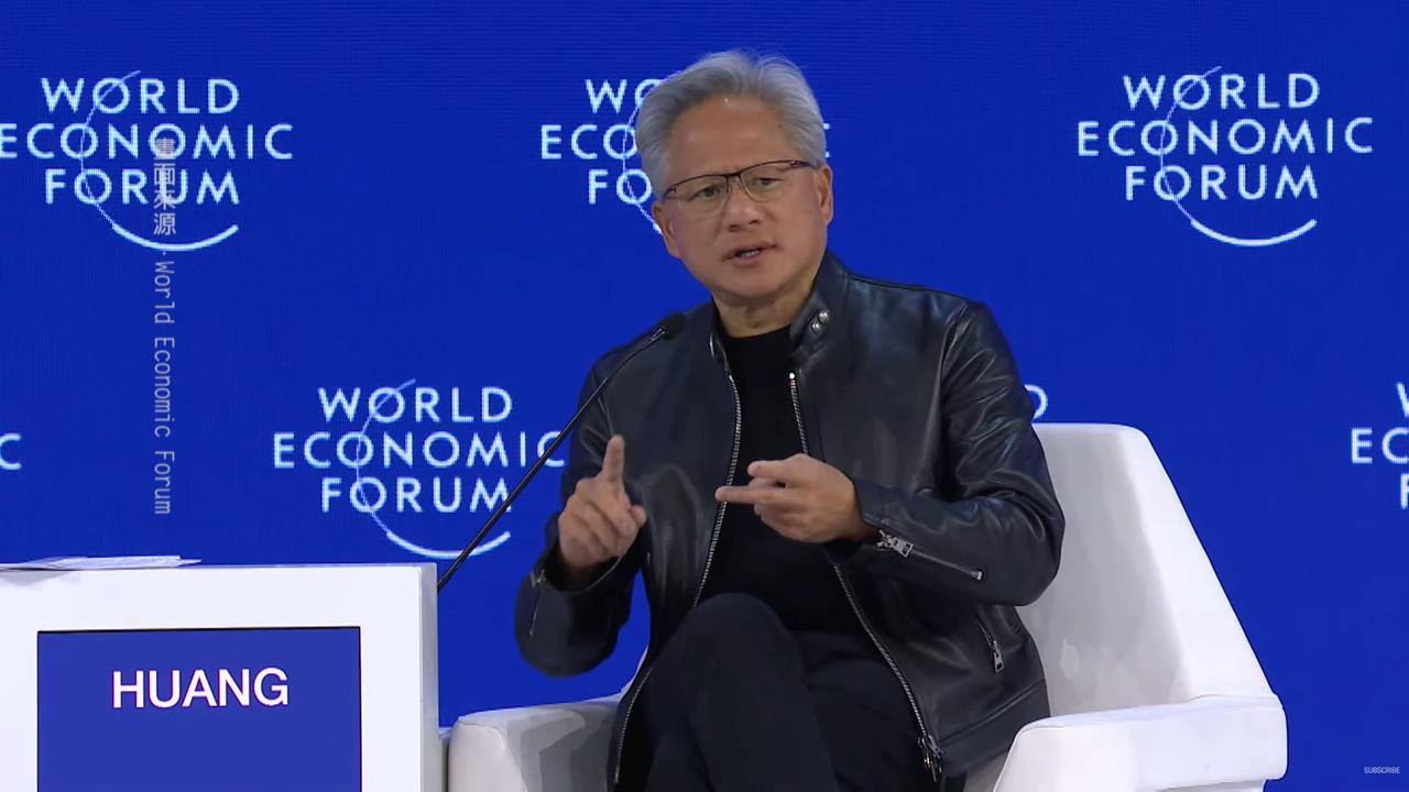 黃仁勳拋AI五層蛋糕理論駁泡沫化　點名電工、營建工年薪六位數美元