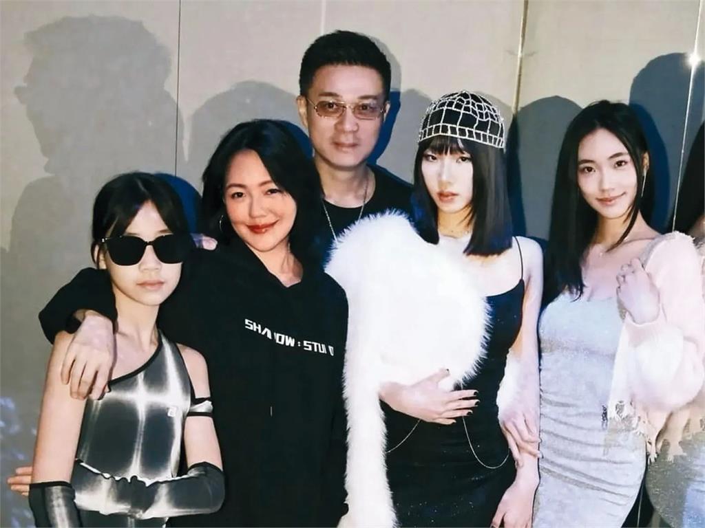 【大S猝逝】大S曾被命理師斷言「活不過50歲」　小S也被算「命中有4女1子」網驚呼：雞皮疙瘩