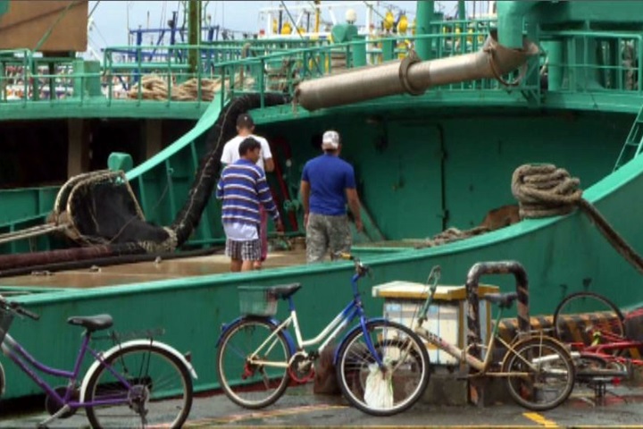移工命也是命！上千人颱風天留守漁船遭批
