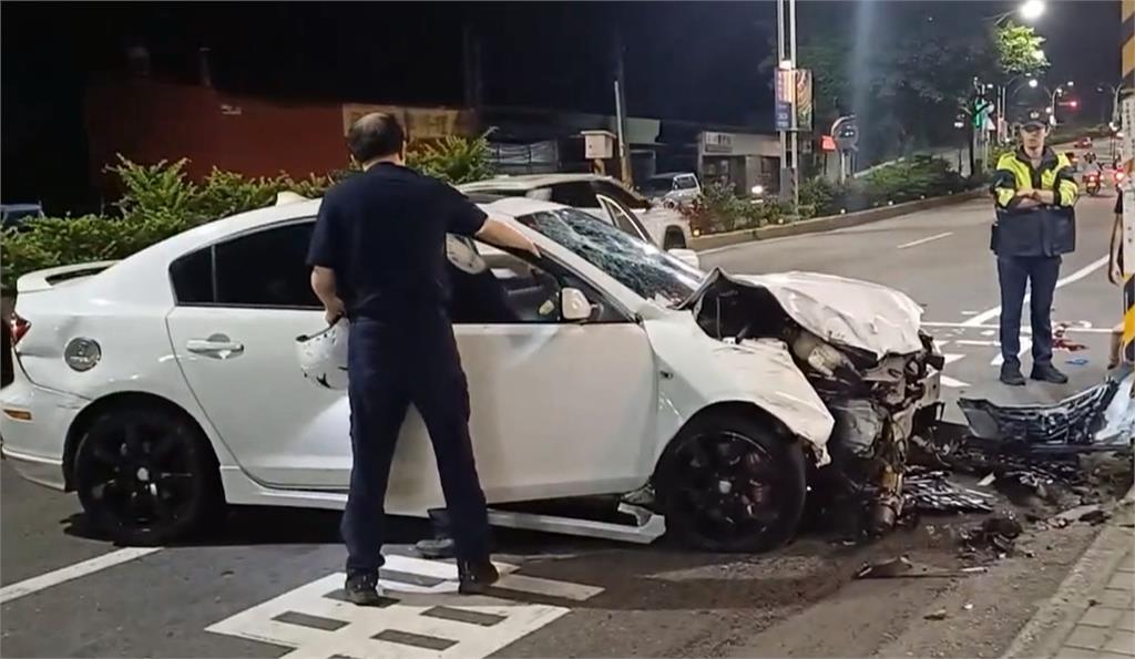 轎車撞3機車駕駛疑毒駕　騎士當場噴飛