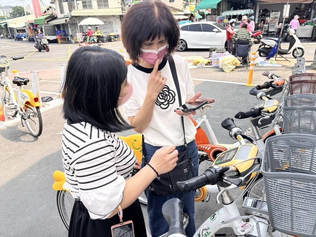 數位科技融入樂齡　教租公共自行車、手機剪輯影片