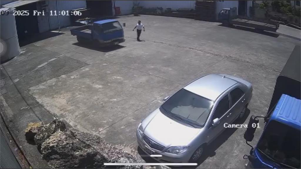 警匪追逐！嫌犯闖工廠「持槍抵頭劫車」　2小時後被逮捕