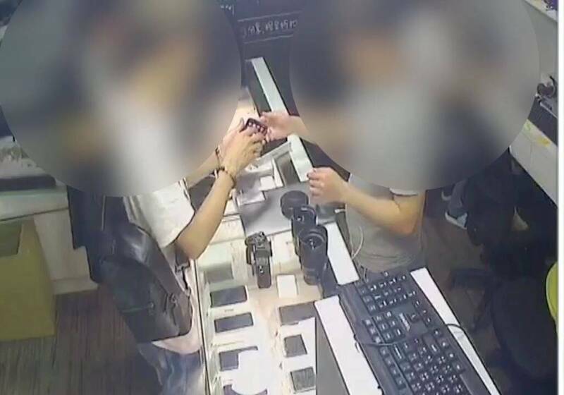 快新聞／民眾黨工不滿「這件事」　憤而偷攝影器材變賣遭起訴