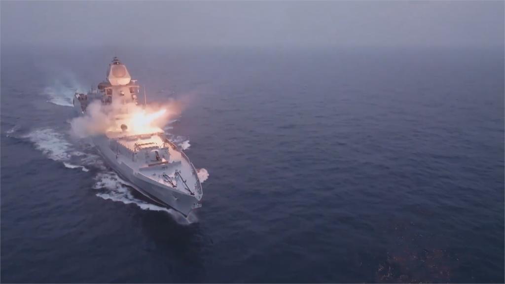 印度積極升級軍隊實力　三艘國造艦同日下水抗中意味濃厚