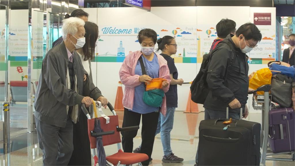 桃園機場友善樂齡設施　長輩出國超開心