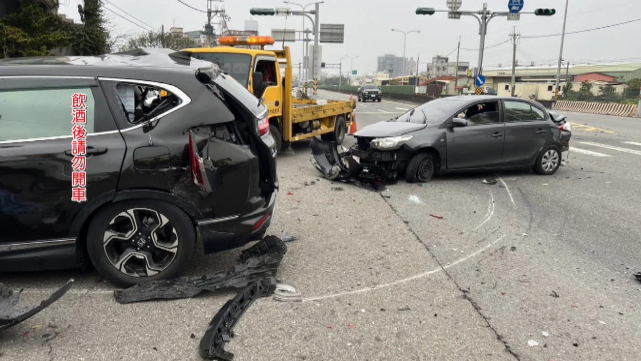 行動炸彈？　男「爛醉如泥」上西濱　當碰碰車狂掃3車