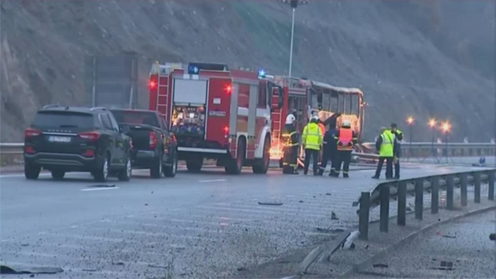 慘！保加利亞觀光巴士火燒車　至少45人死亡