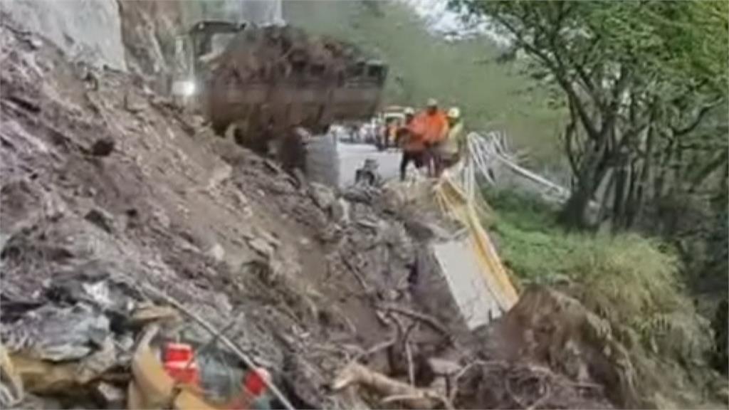 中橫公路台8線117.8K處　下午邊坡坍方意外