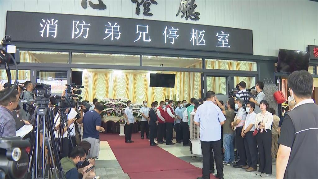 快新聞／勇消火場殉職「殯儀館設立聯合靈堂」　蔡英文到場慰問家屬