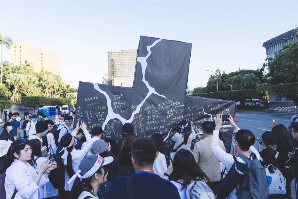 強制評鑑有爭議！醫界推「自主管理」方案　衛福部表態支持