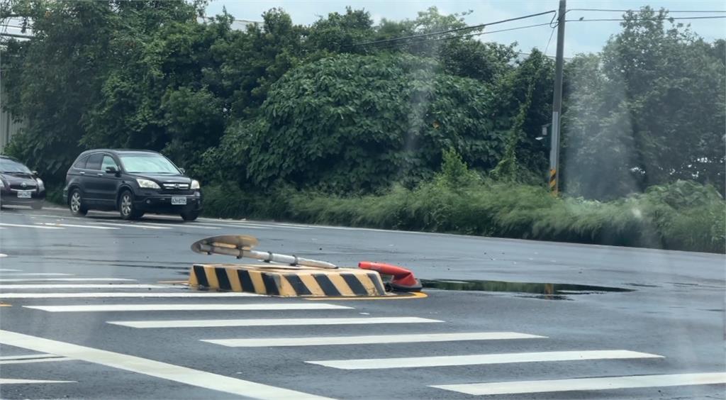 最衰交通標示牌！　雲林北港特一號道路庇護島事故頻傳