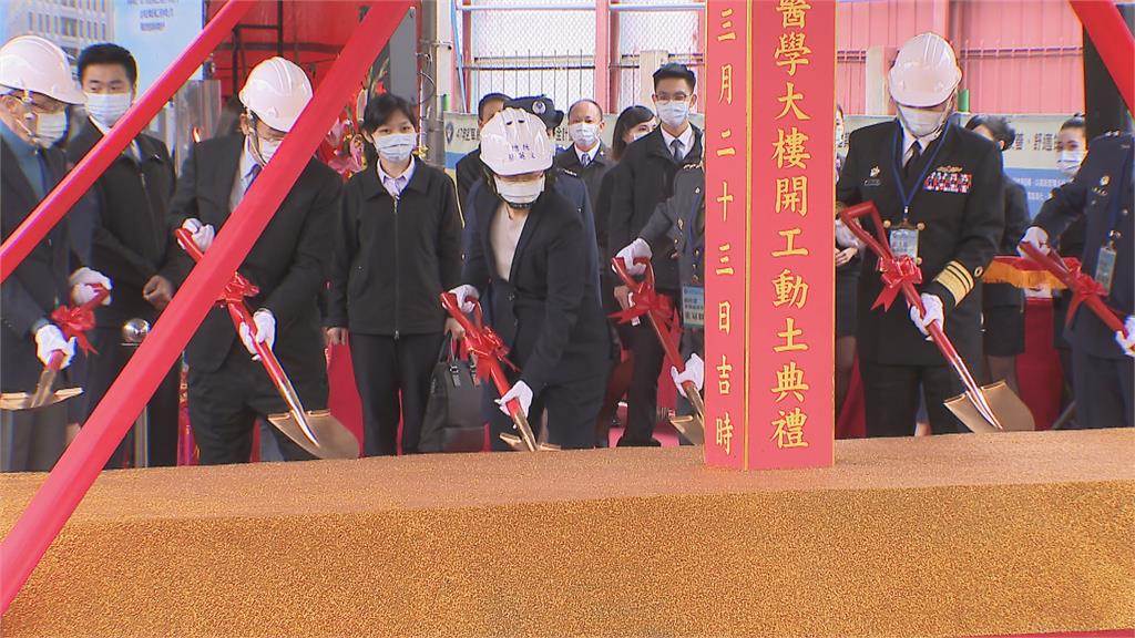 哀悼F-5E失事飛官蔡總統感謝國軍堅守崗位同為飛行員出身馮世寬：為國軍打氣