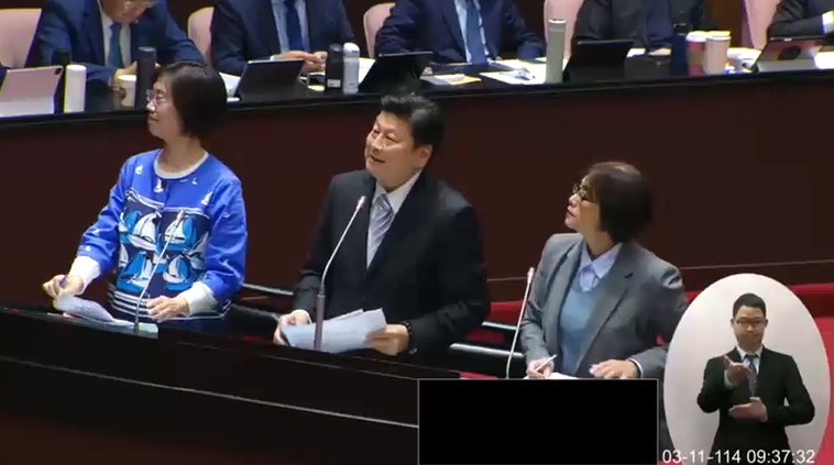 傅崐萁連日聯合質詢「霸麥」45分鐘！林宜瑾批：剝奪女立委發言權